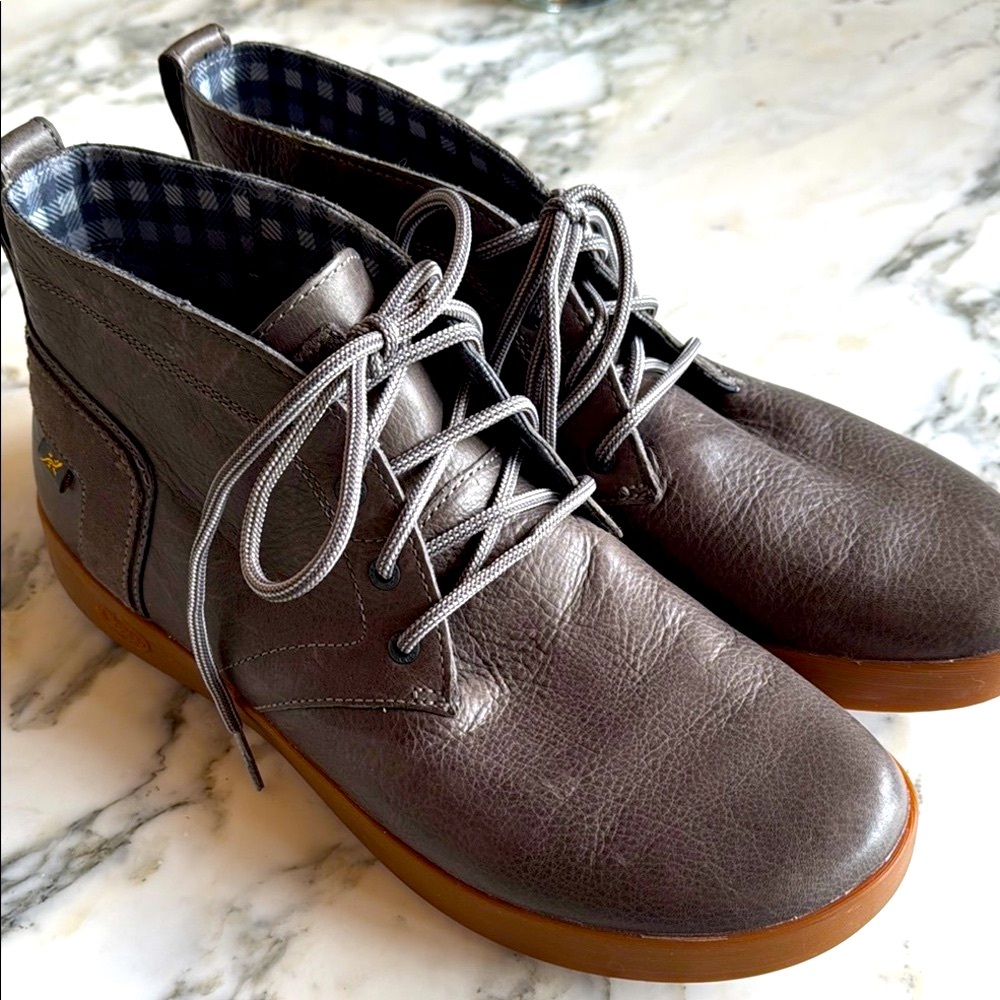 Chaco Chukka Davis Mid Boots with Textured Leather Men’s size 11.5
